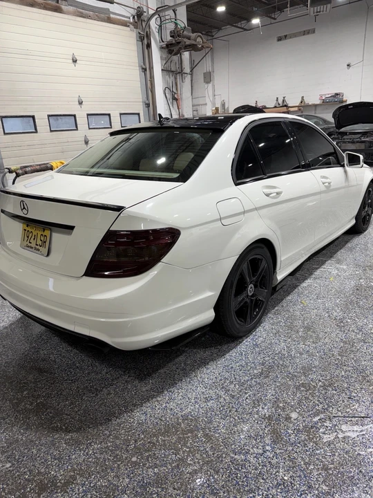 2011 Mercedes-Benz W204 C-Class - Image 6 of 14