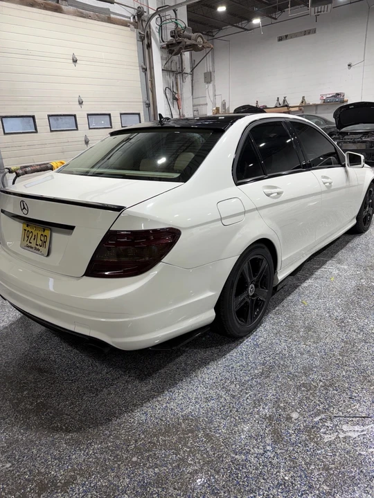 2011 Mercedes-Benz W204 C-Class - Image 6 of 14