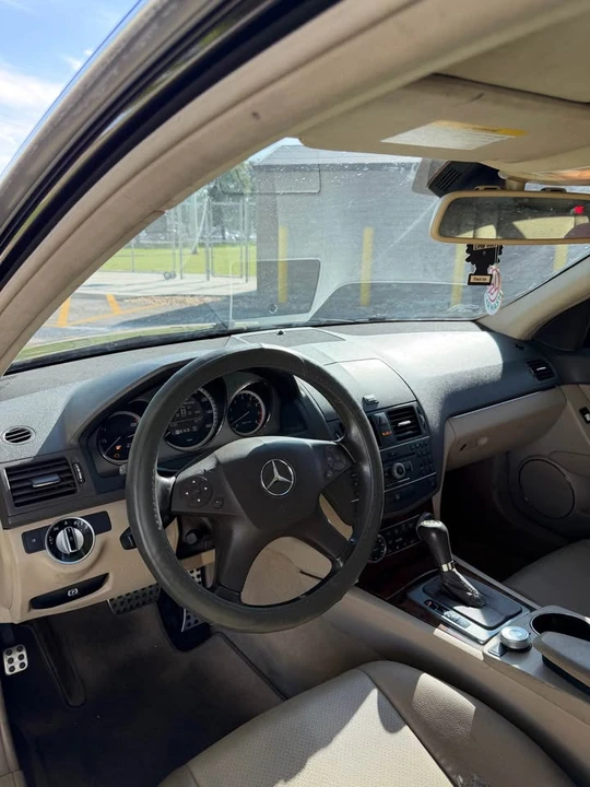 2011 Mercedes-Benz W204 C-Class - Image 14 of 20
