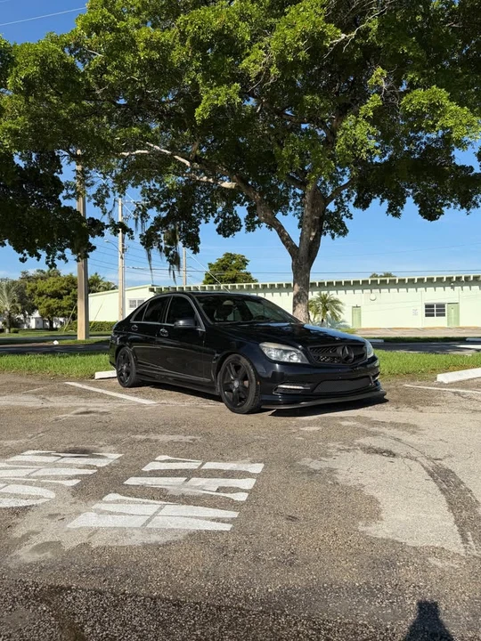 2011 Mercedes-Benz W204 C-Class - Image 2 of 20
