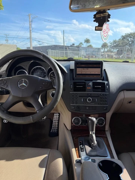 2011 Mercedes-Benz W204 C-Class - Image 18 of 20