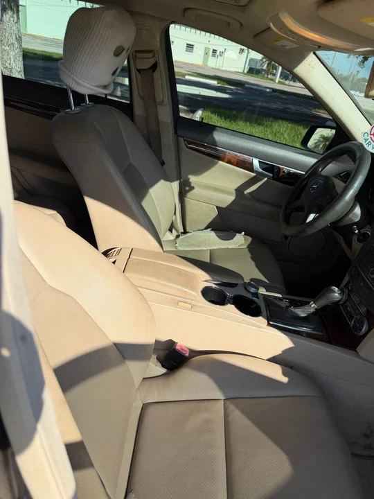 2011 Mercedes-Benz W204 C-Class - Image 12 of 20