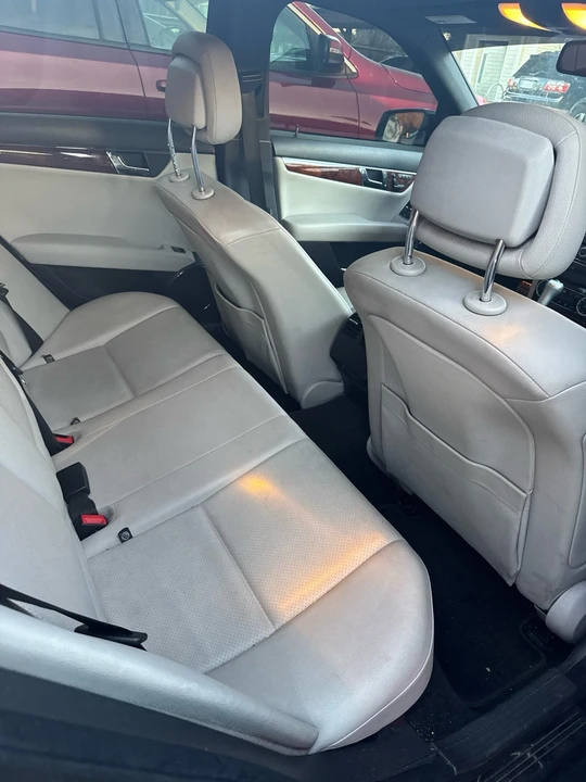 2011 Mercedes-Benz W204 C-Class - Image 13 of 16
