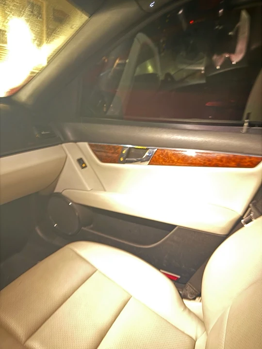 2011 Mercedes-Benz W204 C-Class - Image 15 of 16