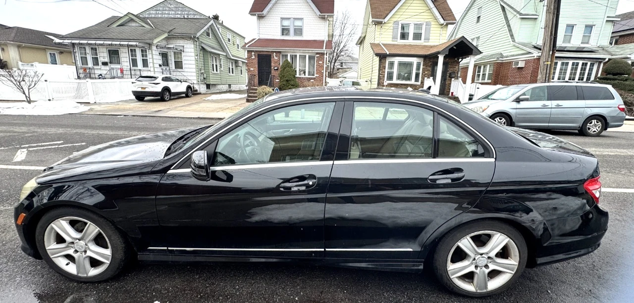 2011 Mercedes-Benz W204 C-Class - Image 6 of 21