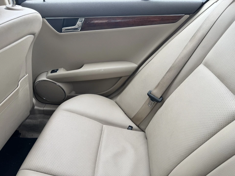 2011 Mercedes-Benz W204 C-Class - Image 19 of 21