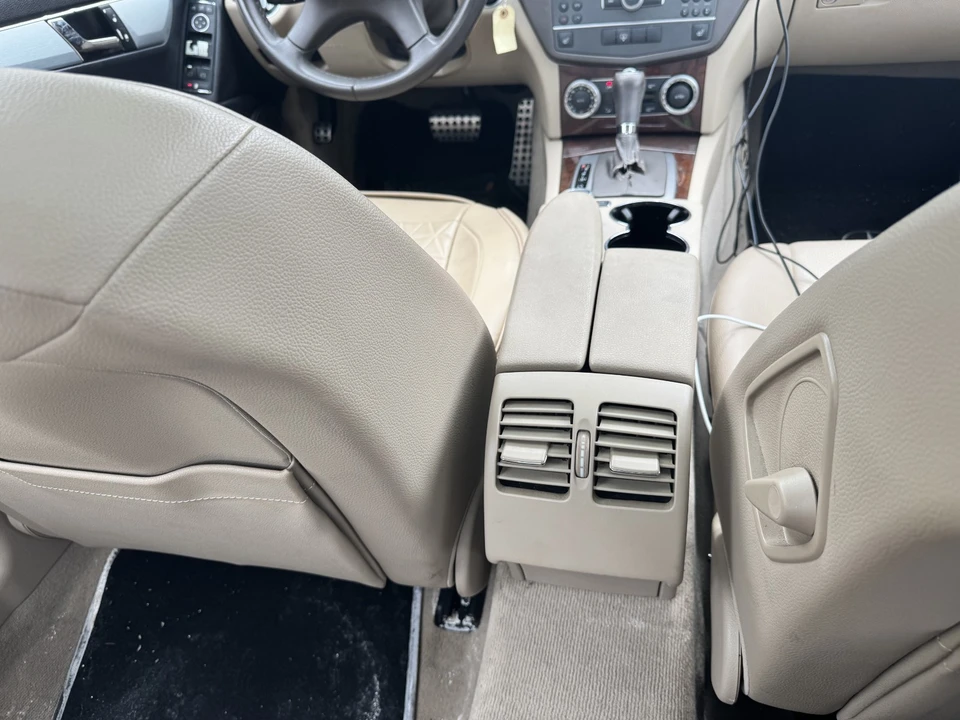 2011 Mercedes-Benz W204 C-Class - Image 18 of 21