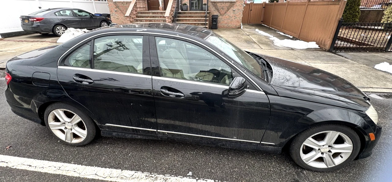 2011 Mercedes-Benz W204 C-Class - Image 7 of 21