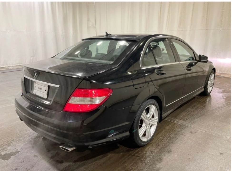 2011 Mercedes-Benz W204 C-Class - Image 14 of 17
