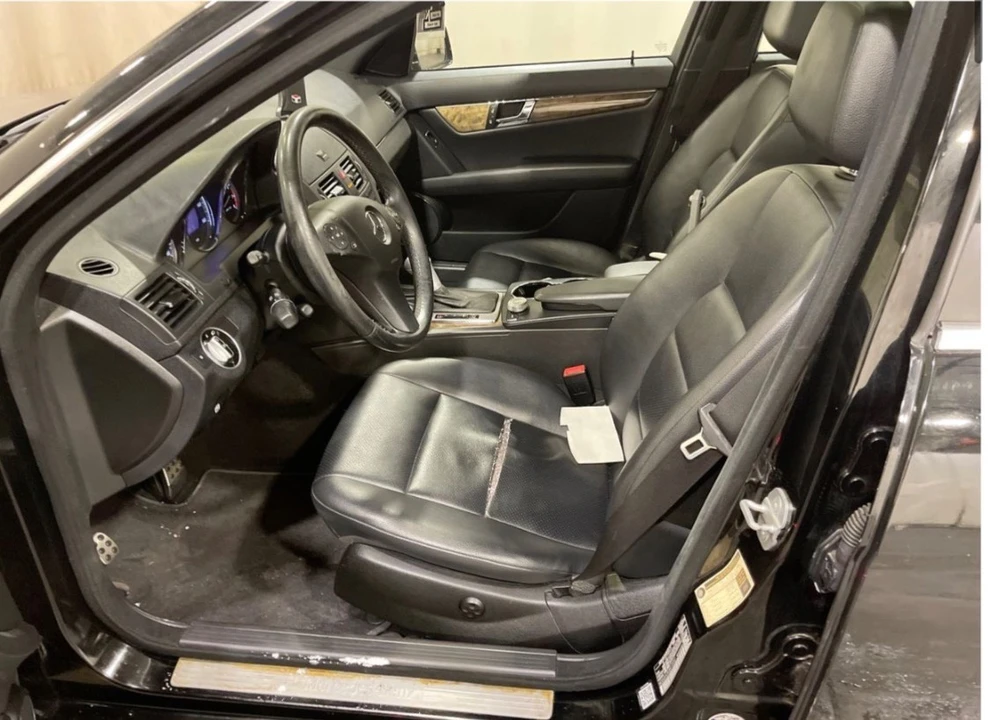 2011 Mercedes-Benz W204 C-Class - Image 11 of 17