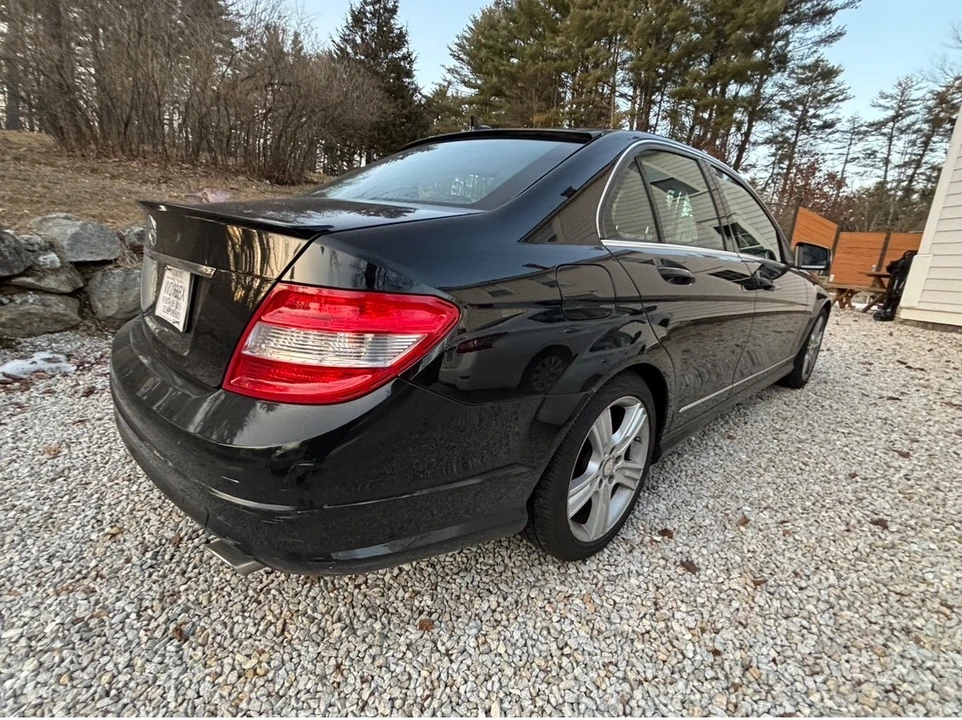 2011 Mercedes-Benz W204 C-Class - Image 7 of 17