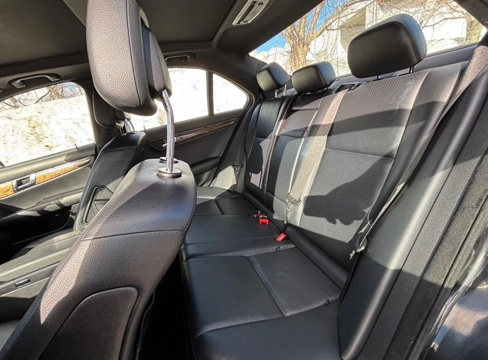 2011 Mercedes-Benz W204 C-Class - Image 8 of 17