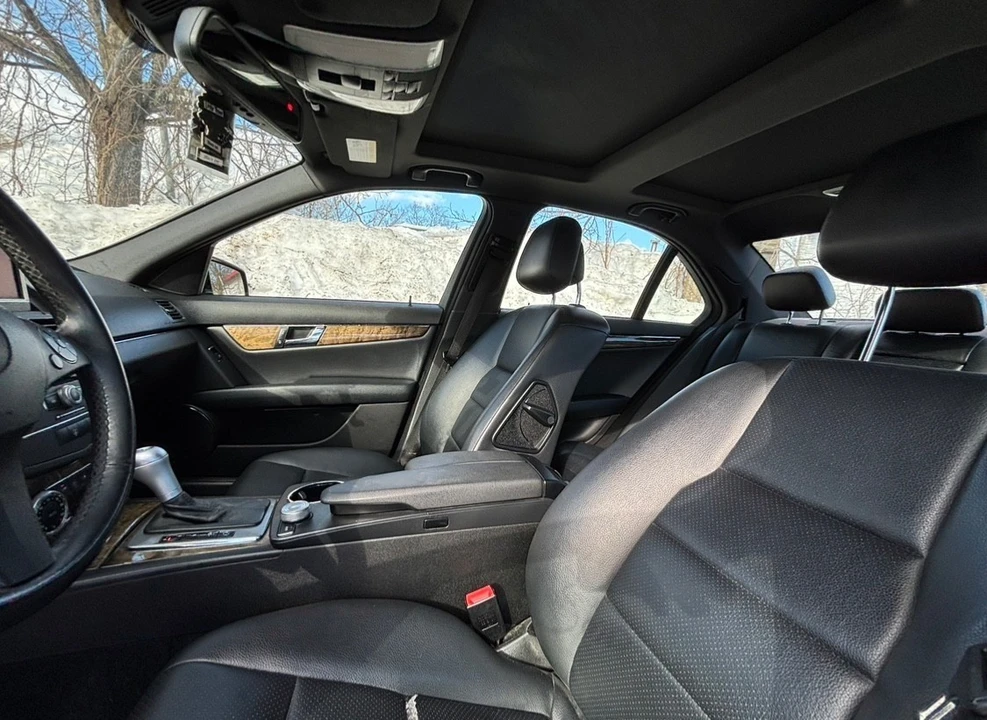 2011 Mercedes-Benz W204 C-Class - Image 15 of 17