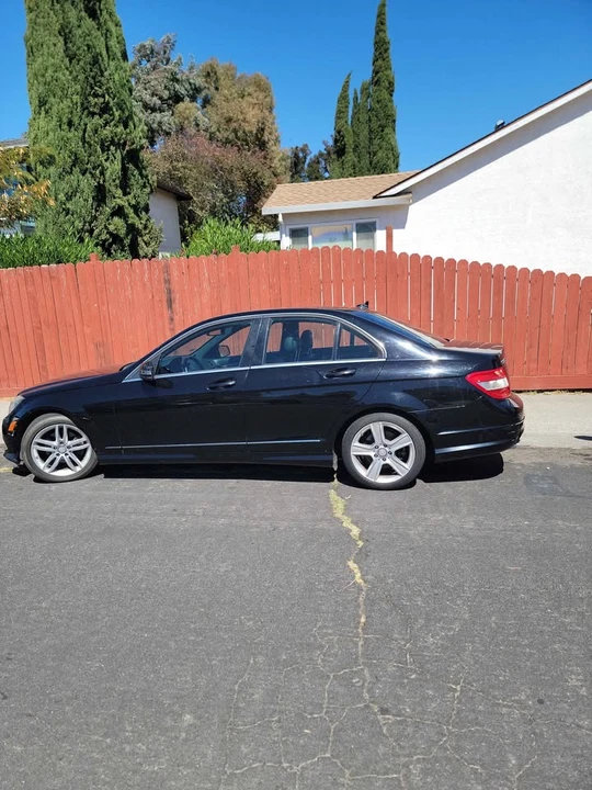 2011 Mercedes-Benz W204 C-Class - Image 3 of 9