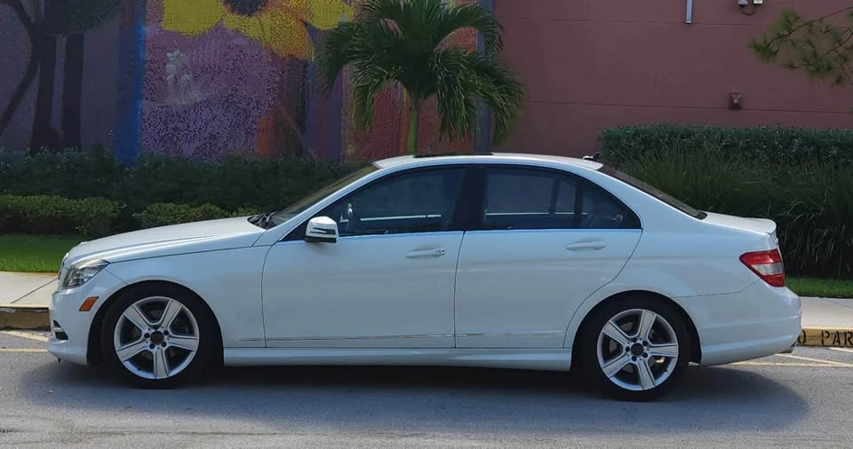 2011 Mercedes-Benz W204 C-Class - Image 6 of 7