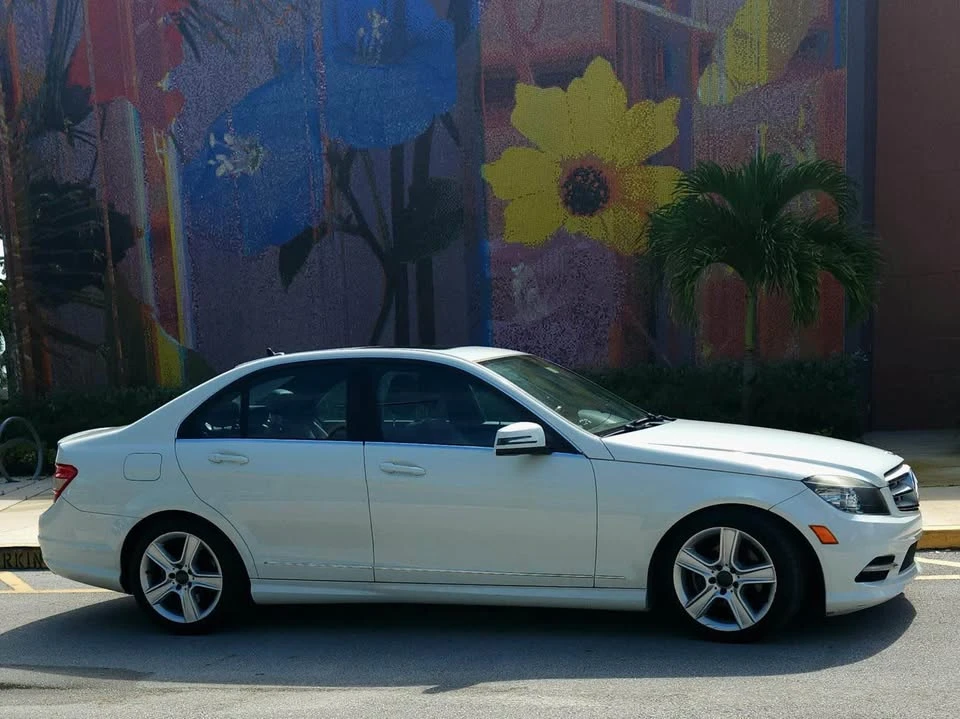 2011 Mercedes-Benz W204 C-Class - Image 5 of 7