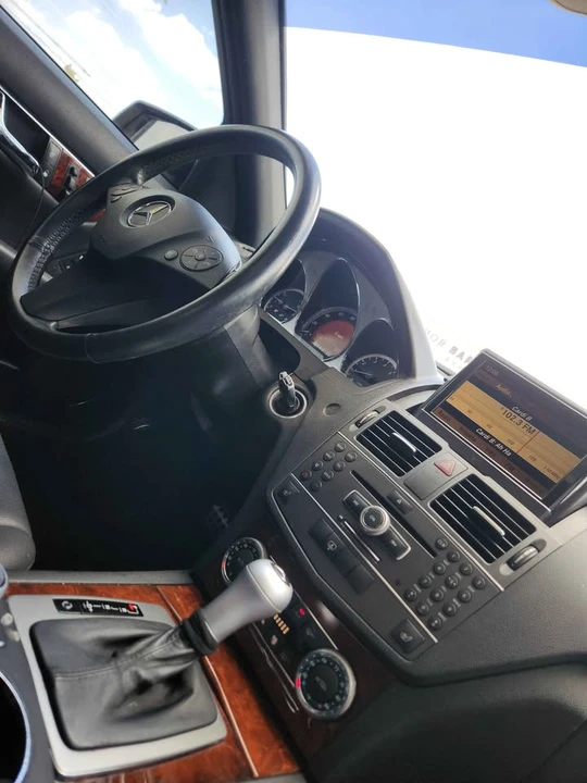 2011 Mercedes-Benz W204 C-Class - Image 13 of 15