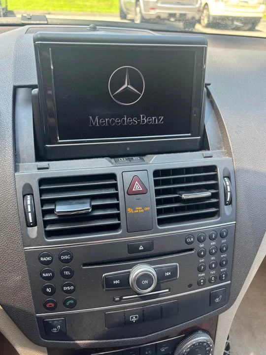 2011 Mercedes-Benz W204 C-Class - Image 7 of 14