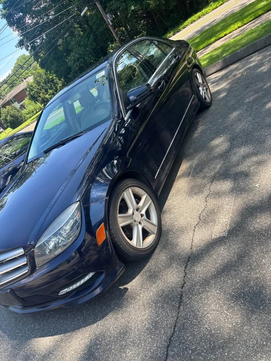 2011 Mercedes-Benz W204 C-Class - Image 2 of 14