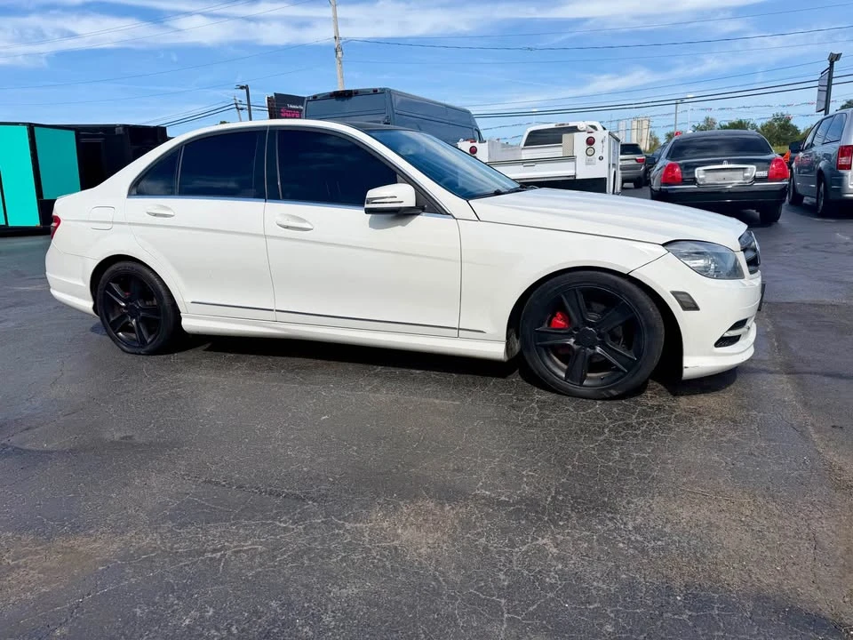 2011 Mercedes-Benz W204 C-Class - Image 2 of 13