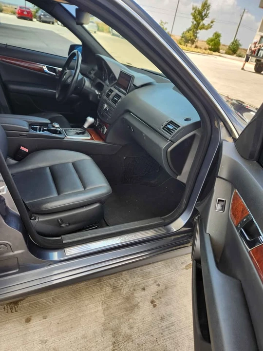 2011 Mercedes-Benz W204 C-Class - Image 10 of 15