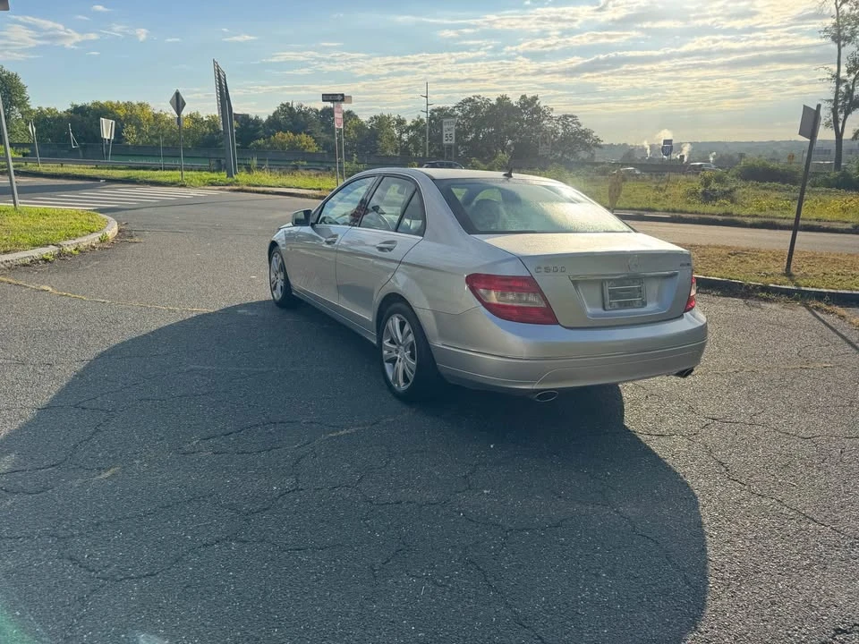 2011 Mercedes-Benz W204 C-Class - Image 9 of 20