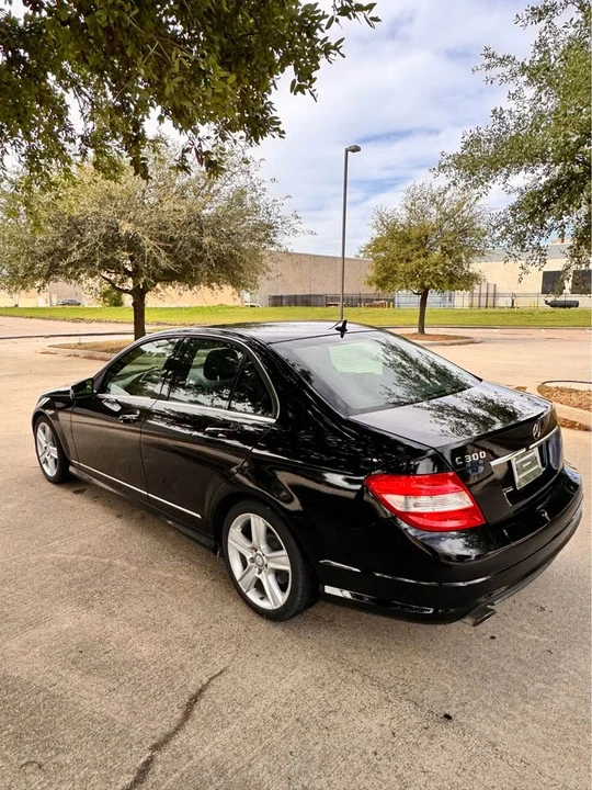 2011 Mercedes-Benz W204 C-Class - Image 3 of 13