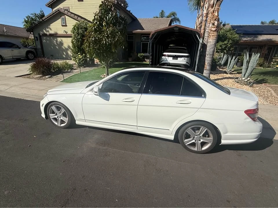 2011 Mercedes-Benz W204 C-Class - Image 2 of 3