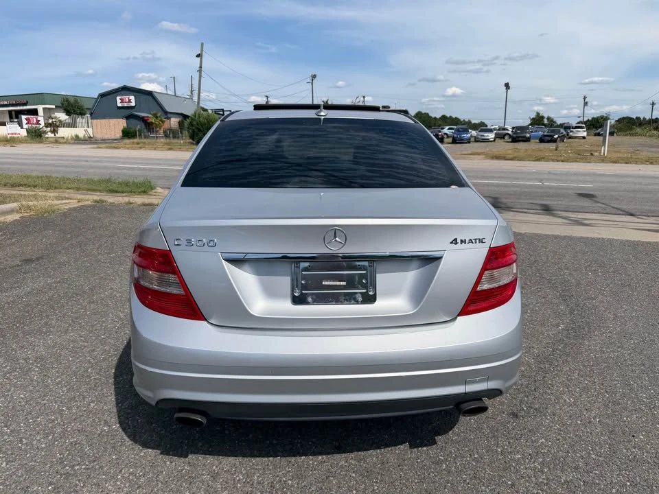 2011 Mercedes-Benz W204 C-Class - Image 6 of 16