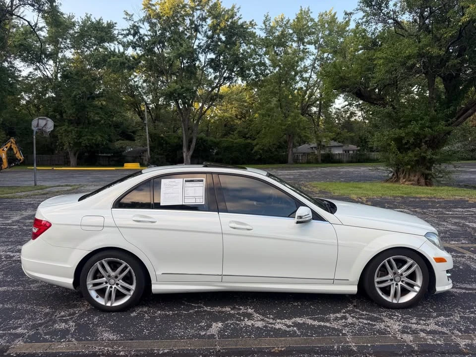 2011 Mercedes-Benz W204 C-Class - Image 5 of 17