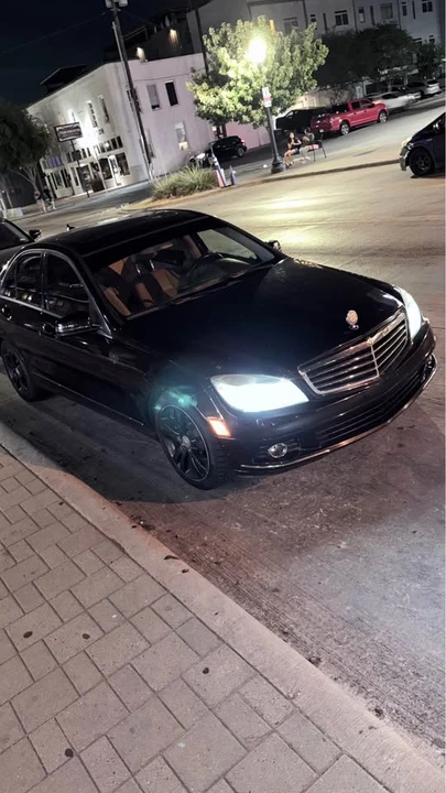 2011 Mercedes-Benz W204 C-Class - Image 2 of 7