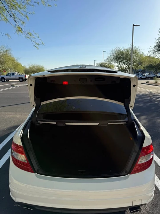 2011 Mercedes-Benz W204 C-Class - Image 7 of 17