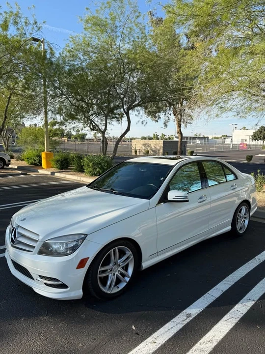 2011 Mercedes-Benz W204 C-Class - Image 3 of 17