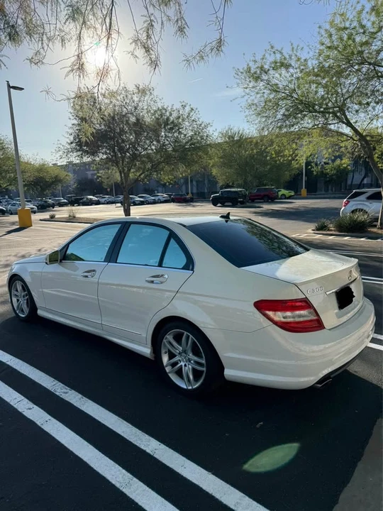 2011 Mercedes-Benz W204 C-Class - Image 4 of 17
