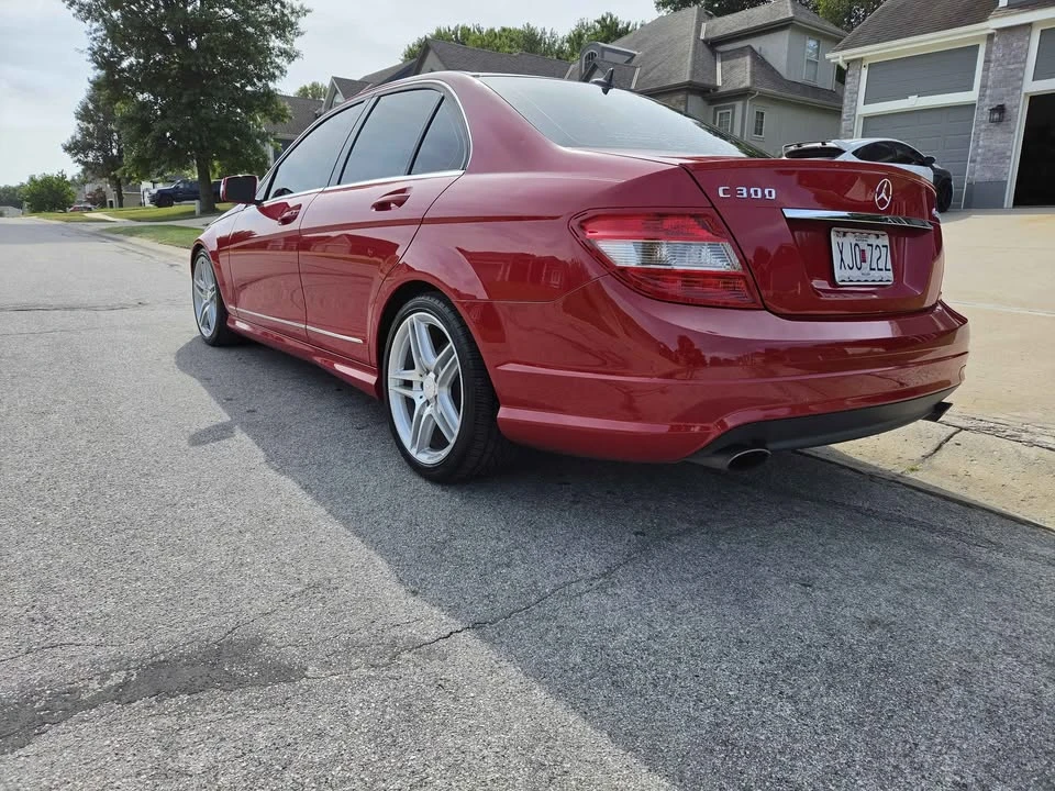 2011 Mercedes-Benz W204 C-Class - Image 3 of 13