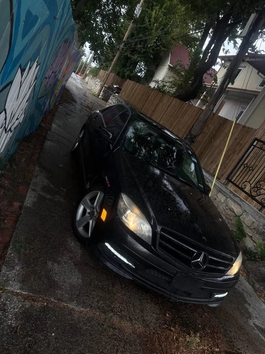 2011 Mercedes-Benz W204 C-Class - Image 3 of 10