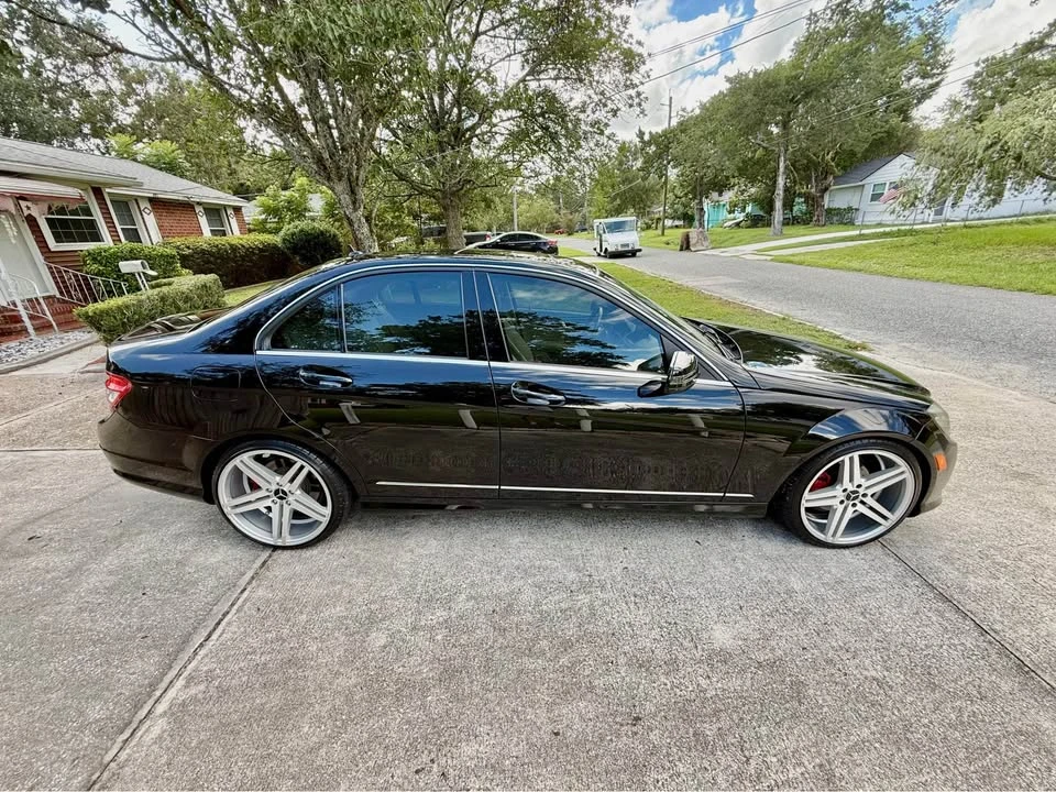 2011 Mercedes-Benz W204 C-Class - Image 4 of 19