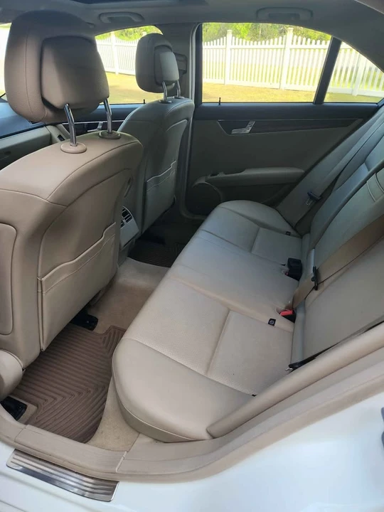 2011 Mercedes-Benz W204 C-Class - Image 16 of 19
