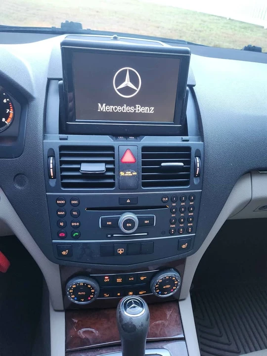 2011 Mercedes-Benz W204 C-Class - Image 12 of 19