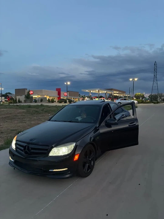 2011 Mercedes-Benz W204 C-Class - Image 2 of 4