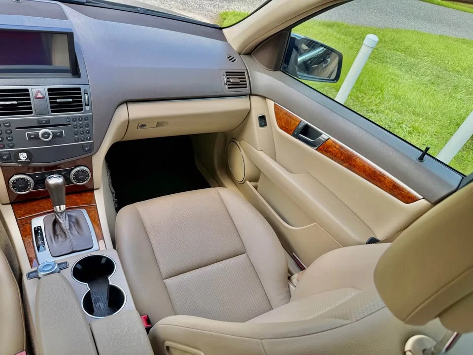 2011 Mercedes-Benz W204 C-Class - Image 11 of 19