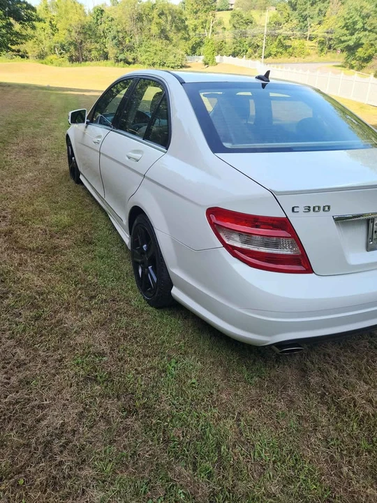2011 Mercedes-Benz W204 C-Class - Image 7 of 19
