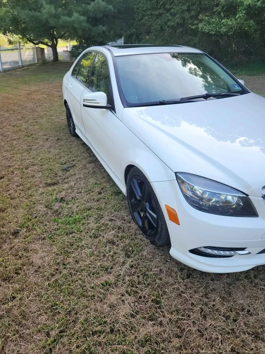 2011 Mercedes-Benz W204 C-Class - Image 2 of 19