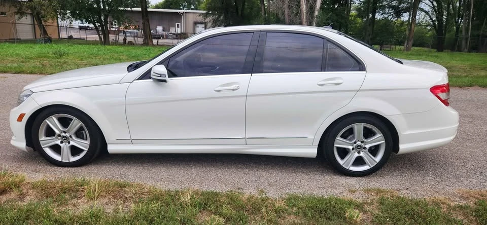 2011 Mercedes-Benz W204 C-Class - Image 8 of 15