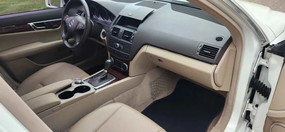 2011 Mercedes-Benz W204 C-Class - Image 14 of 15