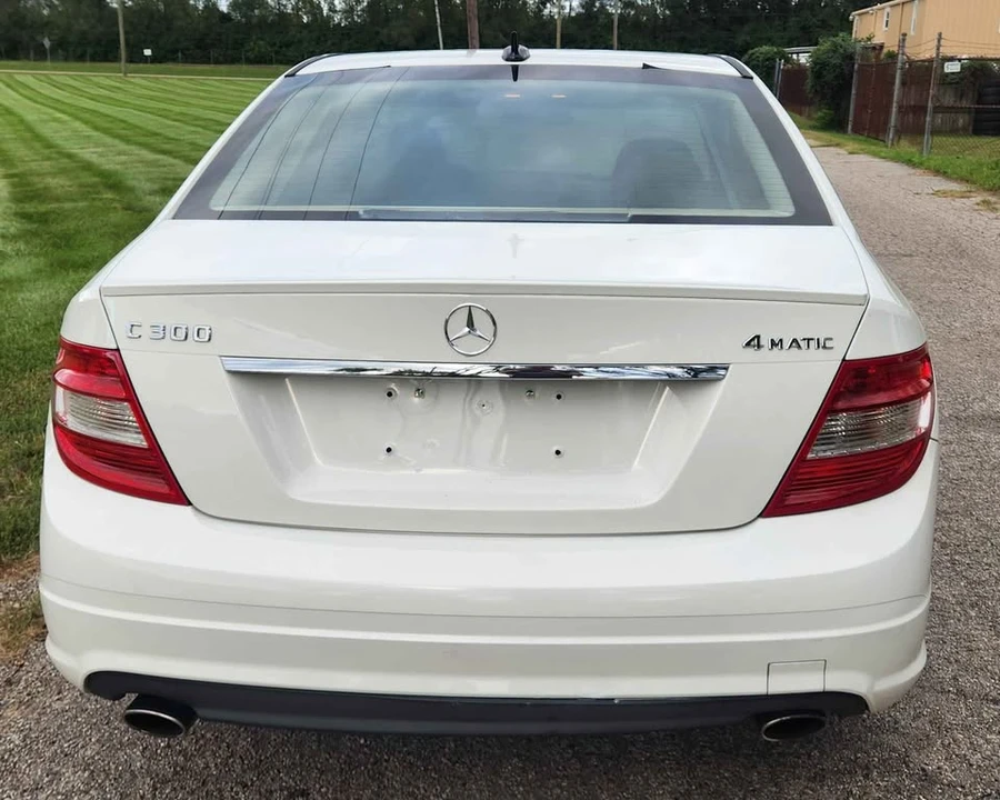 2011 Mercedes-Benz W204 C-Class - Image 6 of 15