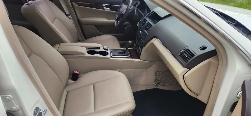 2011 Mercedes-Benz W204 C-Class - Image 13 of 15