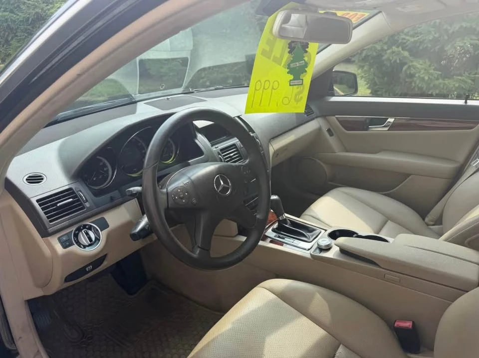 2011 Mercedes-Benz W204 C-Class - Image 7 of 8