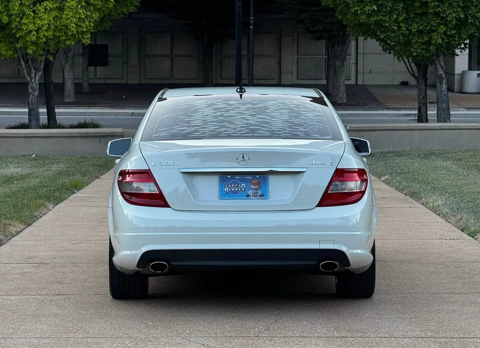 2011 Mercedes-Benz W204 C-Class - Image 8 of 15