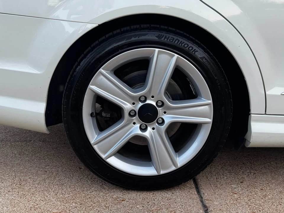 2011 Mercedes-Benz W204 C-Class - Image 9 of 15